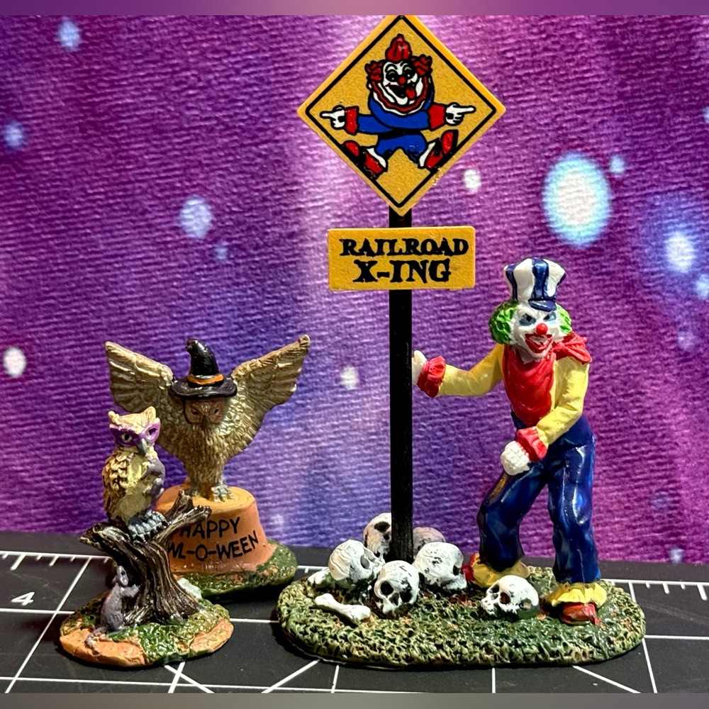 Miniature Halloween Figures Owls & Clown